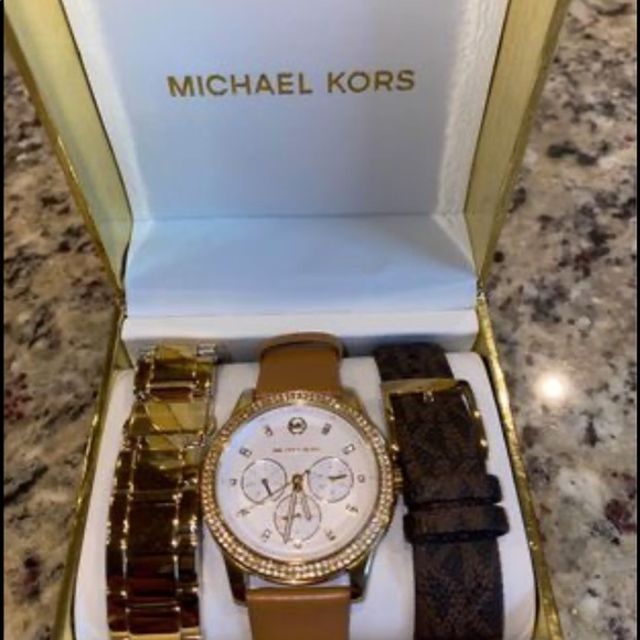 Michael Kors Oversized Tibby Pavé Gold-Tone Watch and Strap Set - Picture 2 of 4